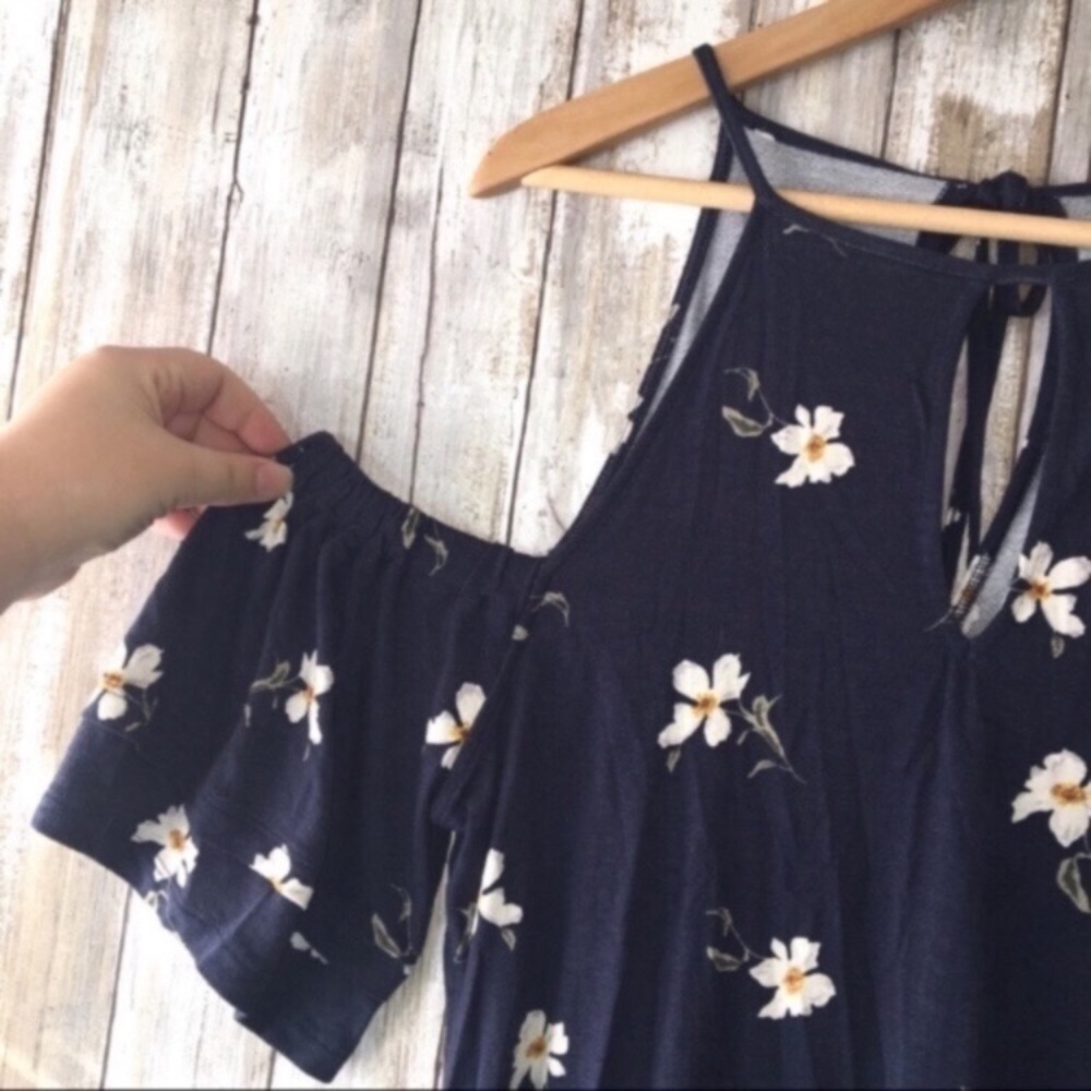 NWT American Eagle Navy Floral Cold Shoulder Blouse - Picture 2 of 5